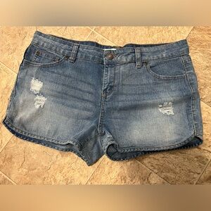 Bluenotes distressed shorts